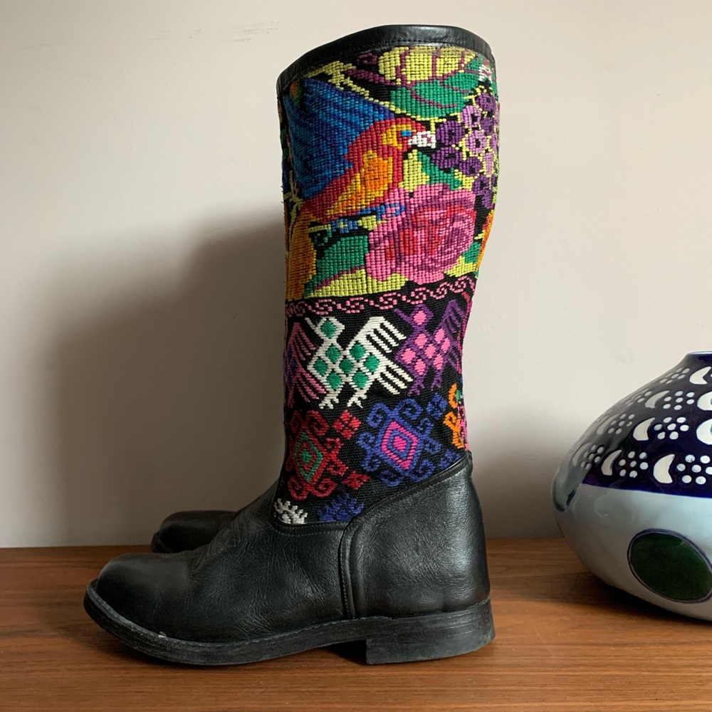Boho Vintage Embroidered Black Leather Boots Size9